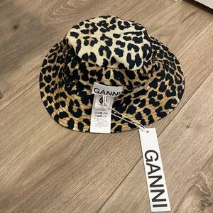 Reversible ganni bucket hat xs/s